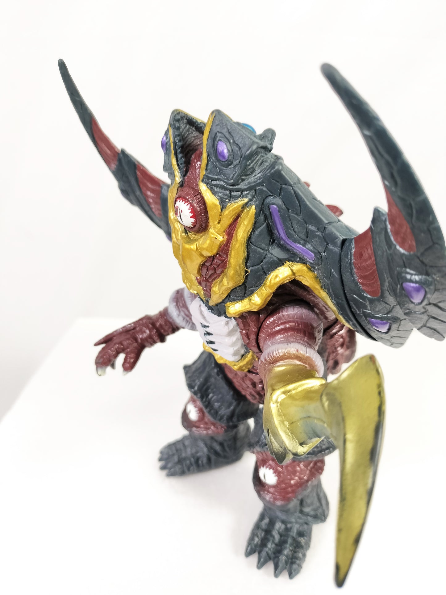 Ultraman Gaia series Chaos Kaiser Dobisi Made in China Height about 16.5cm Manufactured in 2001 Sofvi Figure retro vintage major scratches and dirt